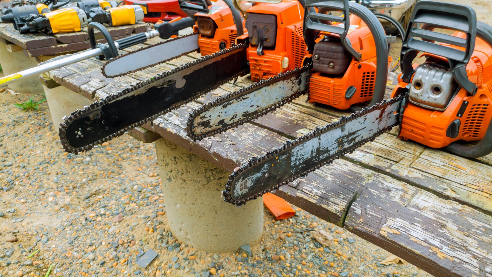 How Big of a Chainsaw Do I Need? Find the Perfect Size for Your Projects